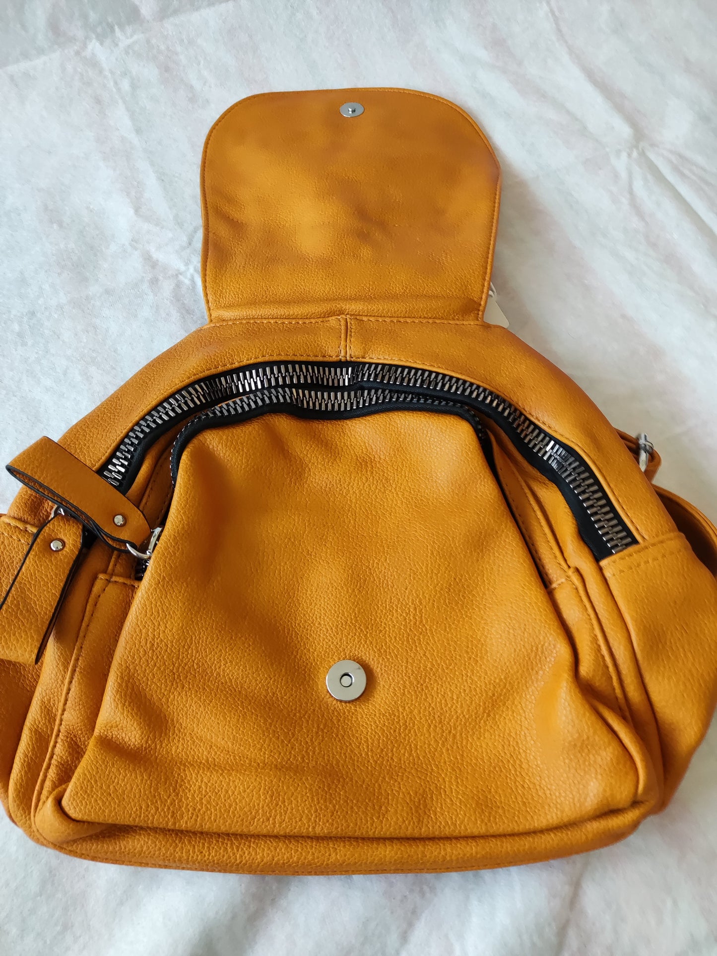 b01 - backpack